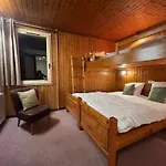 Grand Chalet - Appartement 5Pax Au Pied Des Pistes - Parking - Skiroom - Cheminee Decorative- Balcons