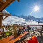 Chalet Dava La Via Ski In - Ski Out - Happy Rentals