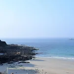 Appartement 2 Chambres Avec Superbe Vue Mer Sur La Plage De Trestrignel A Perros-Guirec - Ref 834