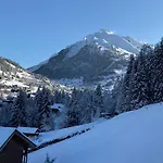 Everest Appt 6 Pers Ski Aux Pieds