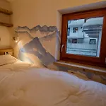 Superb Renovated Apartment Turios 1