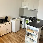 Joli Studio Cabine 28M2 A 300M De La Mer