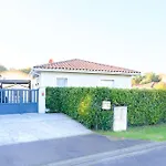 Biscarrosse Bourg, Jolie Petite Maison Pour 4 Personnes Avec Terrasse Et Jardin