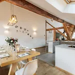 Chalet Vogue