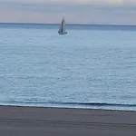 Chambres D'Hotes Un Ete Sans Fin A 50 M De La Plage A Canet Plage