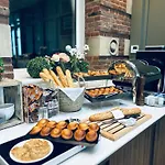 Logis Hotel- Restaurant Le Relais Guillaume De Normandy