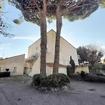 1 Bedroom Amazing Apartment In Royan