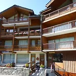 Charmant 2 Pieces Traversant A Courchevel, Idealement Situe Face Aux Pistes Et Pres De La Maison Des Enfants - Fr-1-514-1