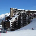 **Appartement T3 Skis Aux Pieds Avec Balcon, Parking Et Ski-Casier, Ideal Pour Skieurs !** - Fr-1-513-18