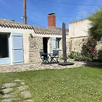 Charmante Maison Renovee Avec Gout, Jardin Clos, Acces Wifi, Proche Commerces Et Mer. - Fr-1-224B-160