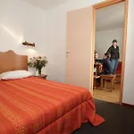 Apartment In Chalet At 250 M From Ski Lift