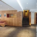 Apartment In Chalet At 250 M From Ski Lift