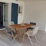 Chalet A 200M De La Plage - Terrasse, Tv, Parking, 4 Couchages - Option Etages, 12 Couchages - Fr-1-784-22