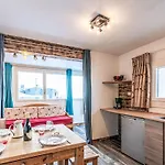 Studio Plein Soleil - Val Claret-9 By Interhome