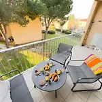 L'Echappee Verte - T2 - Confort -Piscine - Tennis- Parking - Climatisation - Sudsejourconciergerie