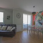 Comfortable Apartment Facing The Museum