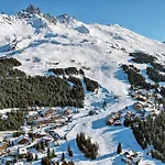 Meribel : Superbe Appartement De 140M², 4 Chambres, Acces Pistes, Cheminee, Wifi, Parking - Fr-1-613-25
