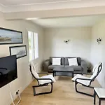 Maison De Campagne Familiale A Portbail - 6 Personnes