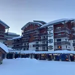 Au Pied Des Pistes