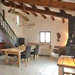 Maison Charmante A Agde Avec Jardin Et Aire De Jeux.