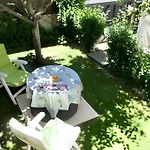 Maison Charmante A La Rochelle Avec Jardin