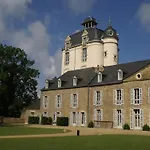 Nice Apartment In A Castle Not Far From The Breton Beaches