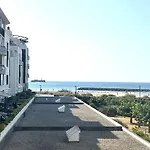 T3 Renove Avec Piscine Et Parking Au Cap D'Agde - Fr-1-749-79