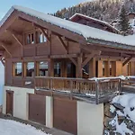 Chalet Spacieux 4 Chambres Avec Cheminee, Parking Et Wifi A La Clusaz - Fr-1-818-74