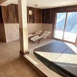 Chalet 6 Chambres A 3 Min Des Pistes Des 3 Vallees St Martin De Belleville