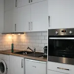 Maisonnette Renovee Proche Plage, Centre-Ville, Avec Terrasse Et Parking Prive - Fr-1-22-175