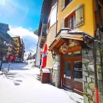 Huge Superior 4 Bedroom Apartment, Arc 1950, Les Arc, Spaciously Sleeps 8 To 10 Over Two Floors, Ski In Ski Out