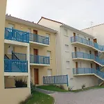 Appartement Lumineux A 100M De La Plage Avec Balcon, Parking, Ideal Pour Sejours Courts Et Longs - Fr-1-236-139