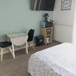 Studio Calme Et Paisible Avec Piscine Et Parking Prive