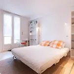 Cozy Seaside And Comfortable Apartment
