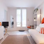 Cozy Seaside And Comfortable Apartment
