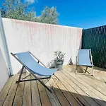 La Petite Maritaise Du Petit Bois