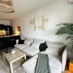 Superbe Appart 2Ch, Clim, Terrasse, Pkg, Wifi, Tv