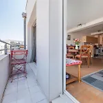 Gorgeous Apartment In Royan With Kitchen