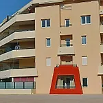 Appartement 40M² Avec Terrasse Et 2 Chambres A 4, Face A La Plage Du Lazaret - Fr-1-472A-157