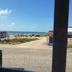 Abord- Vue Sur Mer, Ecole De Voile A 100M