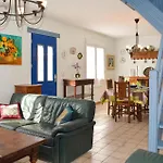 2 Bedroom Stunning Home In Pleubian