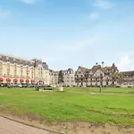 1 Bedroom Gorgeous Apartment In Cabourg