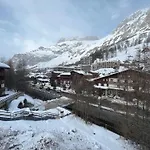 Studio Agreable Avec Mezzanine, Balcon Et Proche Commodites A Val-D'Isere - Fr-1-694-296