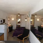 Studio Village Naturiste Purple