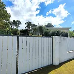 Villa Spacieuse Avec Piscine Chauffee, Jardin Et Terrasse A Petit-Piquey - Fr-1-736-9