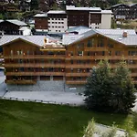 Luxurious Penthouse With Private Spa- Cap Crystal Lodge