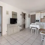 As9836 - P2 Dans Une Residence Sur La Plage Avec Belle Vue Sur Le Chenal Et Parking Prive