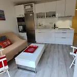 Residence Near The Beach 31 M With Balconypool
