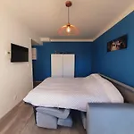 Suite Elegante Club Centre-Ville Wifi Piscine - Rossiconciergerie - Linge Inclus