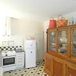 Maison Bordure De Foret Et Vue Mer